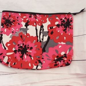 31 makeup/accessory bag